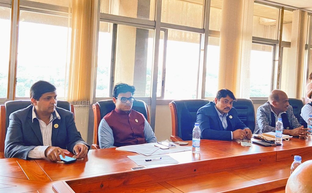 Fruitful meeting with the Minister for Industry and Commerce of Zimbabwe, Hon. Dr Sekai Nzenza and Dy. Min Hon Mr Raj Modi in Harare. The delegation proposed various proposals which were highly appreciated by the ministry. 

#Zimbabwe #Trade #IndianDelegation