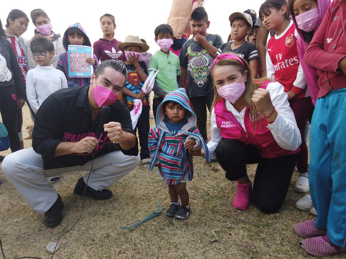 RMorenoValleB's tweet photo. Hoy caminé junto a nuestra candidata a Diputada Federal X el Distrito VI en Puebla, @ErikaLunaMX de @FXMPue, en un evento especial para los niños 👭🧑🏻‍🤝‍🧑🏻, en San Miguel de Espejo.

¡Vamos X los #DerechosDeLaNiñez 

Estás #Elecciones2021MX  #PintateDeRosa por #FuerzaXPuebla https://t.co/lbnfLMq1XP