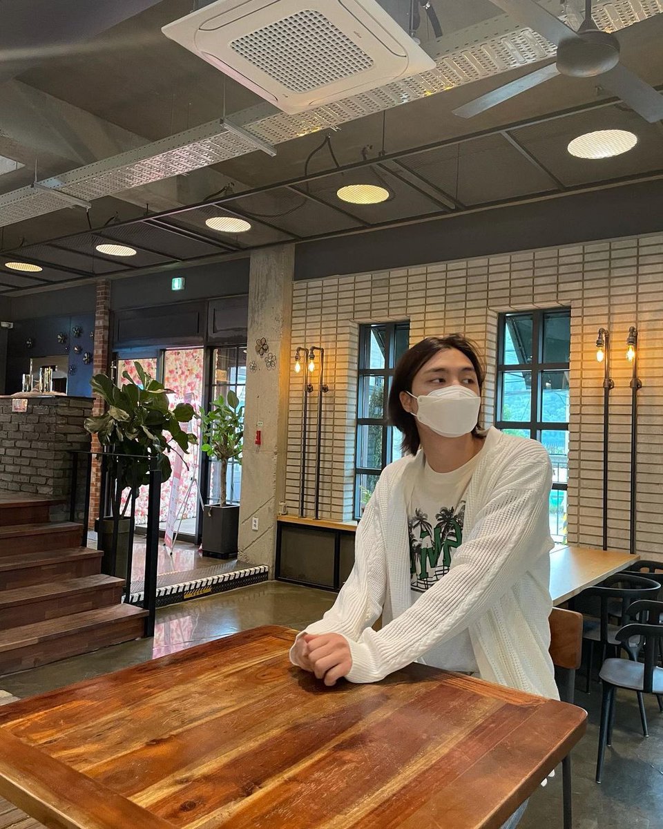SM_NCT_BACKUP's tweet photo. [OFFICIAL] 210502 #JOHNNY’s Instagram update (1)

“waiting...”

#NCT #NCT127
https://t.co/SzbDhCctbV https://t.co/nBaufiiNDe