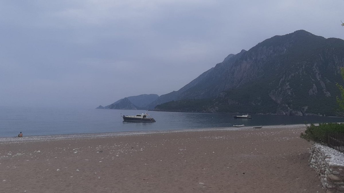 CankatAtanoglu's tweet photo. 17 günlük kapama da babam ve benim manzaram ;
Babam  /  Ben https://t.co/X6Ujp1buJa