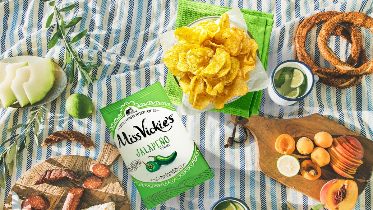 Our picnic checklist: ✔️Sunshine ✔️ Slight breeze ✔️Miss Vickie’s Chips