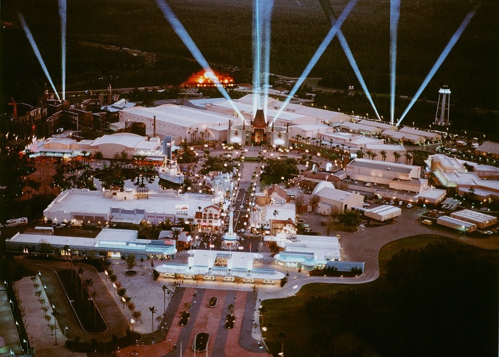 It's the 32nd Anniversary of Disney's Hollywood Studios at  #wdw  ! With its lavish boulevards of Golden Age grandeur, beige boxy soundstages, and modern IP lands, this park is a big ole lovable mess of contradictions. Park Lore's got a few in-depth stories to celebrate it... 