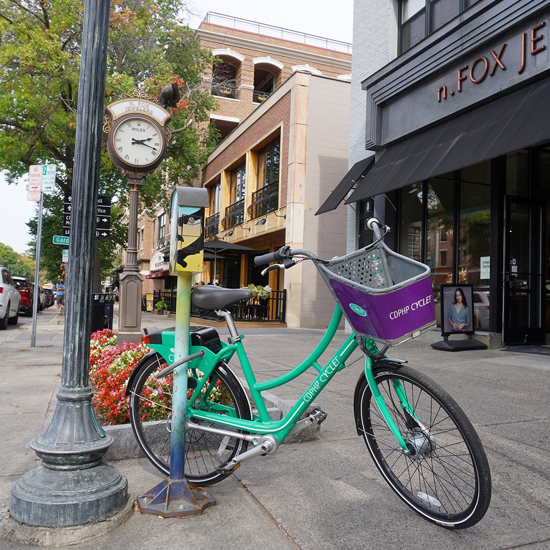 CDPHPCycle's tweet photo. Did you know we have @CDPHPCycle bikes throughout @saratogacom ? Enjoy the parks and downtown on two wheels for just 10 cents/minute!
@saratogaNOW
https://t.co/UPcvdD9Uvg
#cdphpcycle #capitalregion #518 #bikeshare https://t.co/feNnGErKYo
