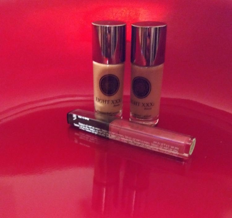 tippyn_bomb's tweet photo. Visit Us Online for our completely Nude Collection of Nail Lacquers #vegan #10free #premiumquality #nudenails https://t.co/yOTYCIP8yy https://t.co/wmrXHNJQ6j