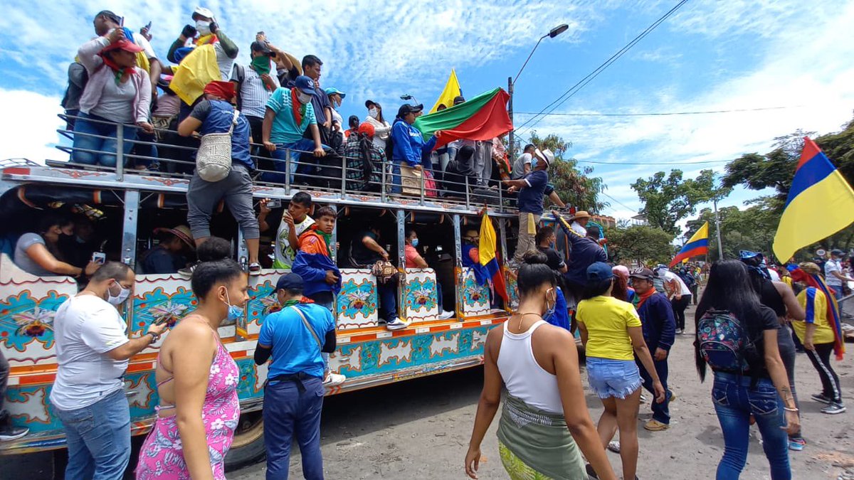 FelicianoValen's tweet image. Y entra la MINGA DEL SUROCCIDENTE A LA CIUDAD DE CALI. !El pueblo no se rinde carajo!