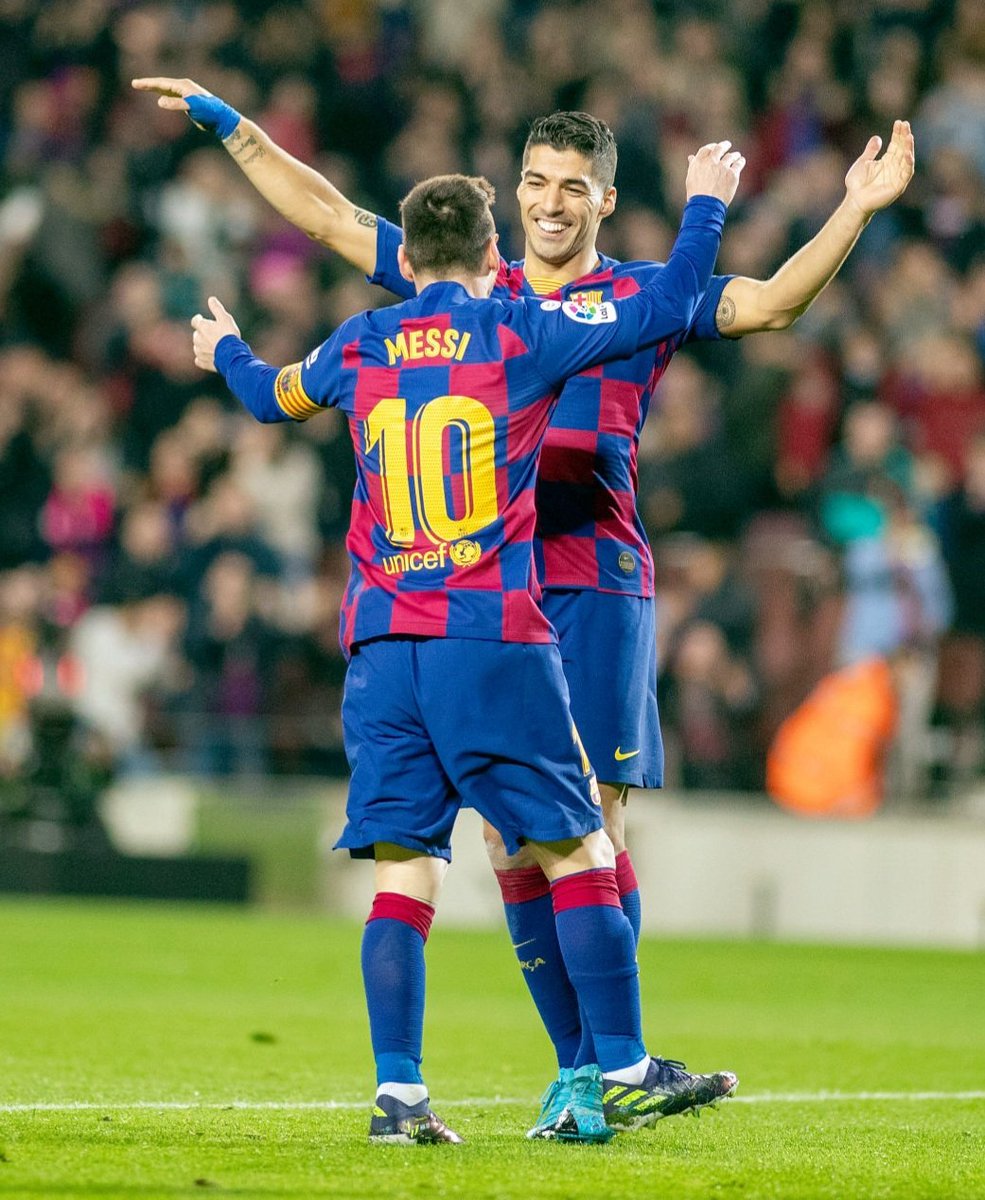 josepcapdevila's tweet photo. Hace un par de días fue Luis Suárez, uno de sus mejores amigos, quien le recomendó a Messi quedarse en el Barça. Hoy Dani Alves ha hecho lo mismo. Los dos han comprobado que lejos del Barça hace mucho frío. Ojalá Leo no quiera pasar frío... https://t.co/H9CFPJLJLH