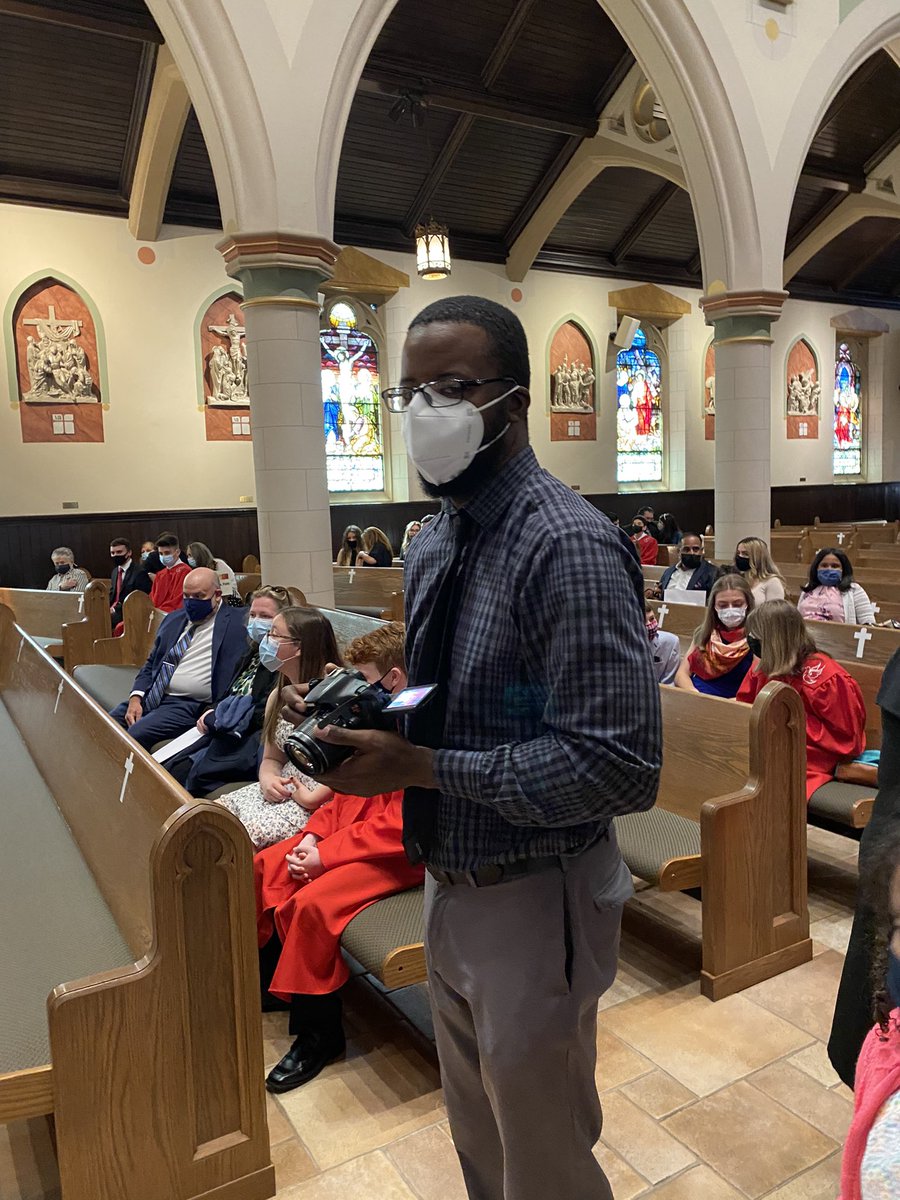 mrsdangelo_ICS's tweet image. Thank you Mr. Lewis for once again being our amazing event photographer! @ICSchool_Tech 💙💛