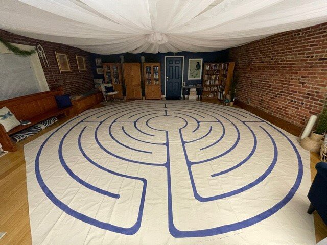AmyJantzer's tweet photo. If youโre anywhere near Enumclaw, WA my mom is having her ribbon cutting and grand opening today! Check our her new business, Urban Sanctuary! https://t.co/bLKbFcFEmI #SpiritualDirection #LabyrinthWalk #Tranquility https://t.co/2R4hg995SA