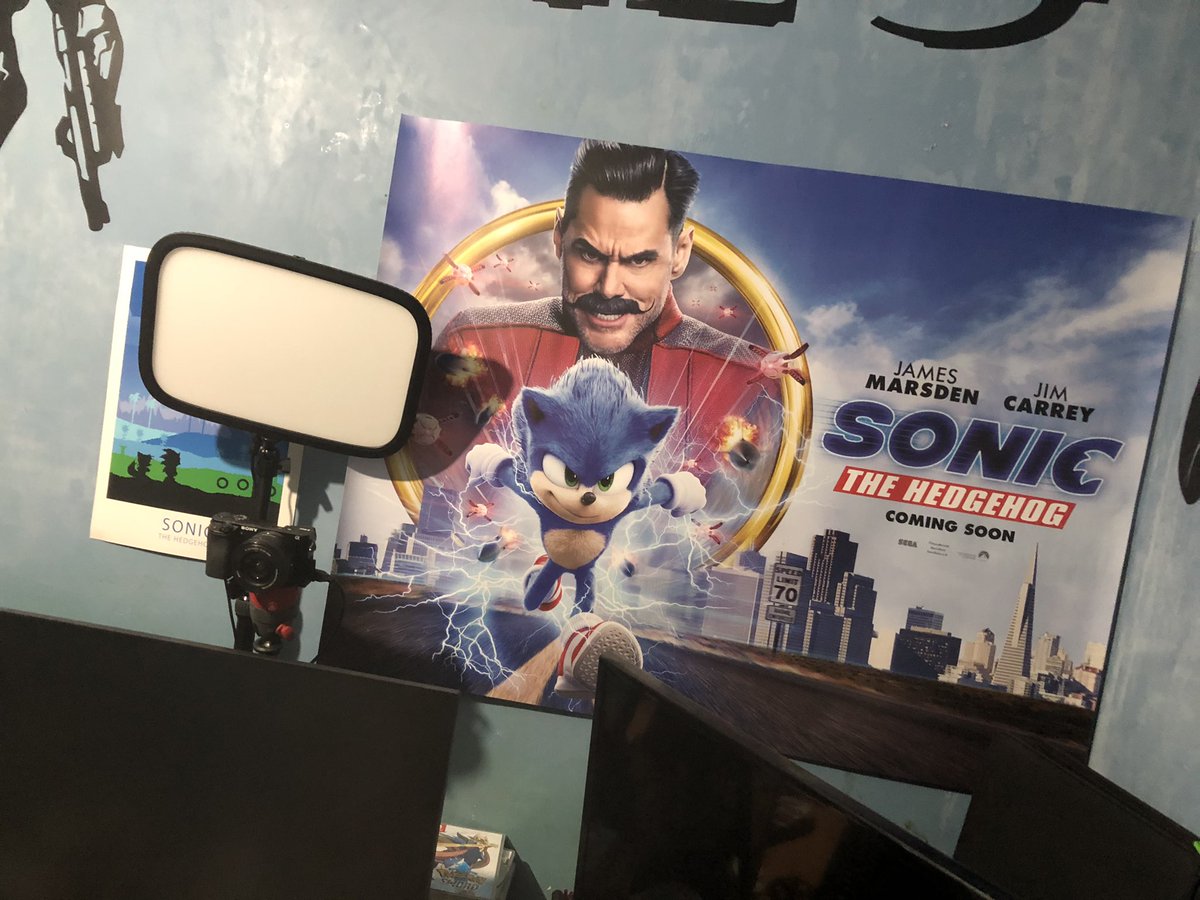 My dad just called me and said “yeah we just saw this giant sonic figure but you don’t like sonic the hedgehog right”

No dad no, the giant movie poster I have of Sonic the hedgehog that’s half the size of my room doesn’t mean anything https://t.co/vXLBfeLqLm