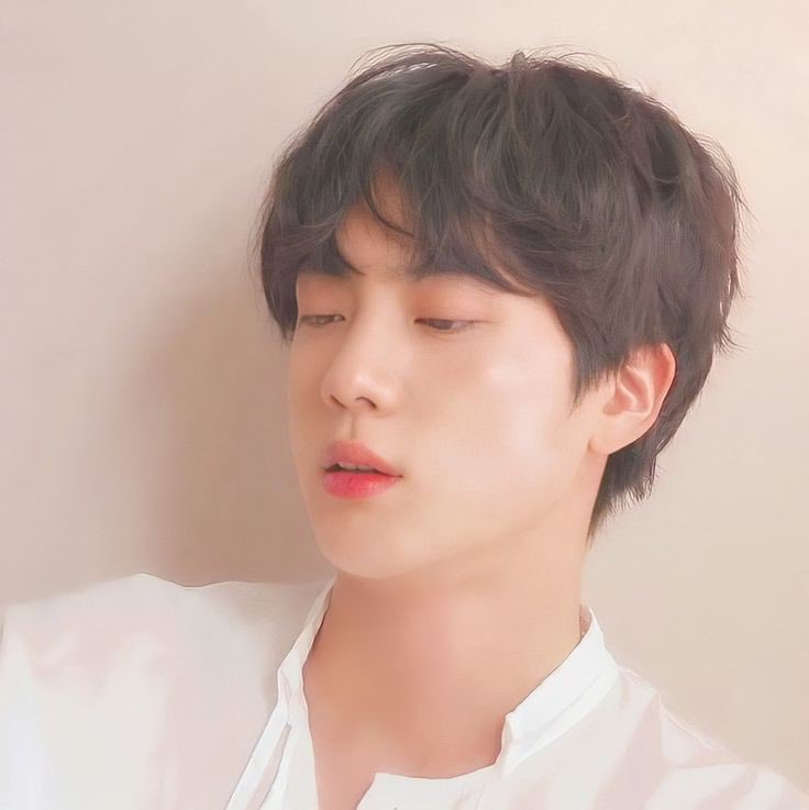 Kim Seokjin — DaylightI don’t wanna look at anything elsenow that I saw youI don’t wanna think of anything elsenow that I thought of youall of you, all of me, intertwinedI once believed love would be black and whitebut it’s golden, like daylight