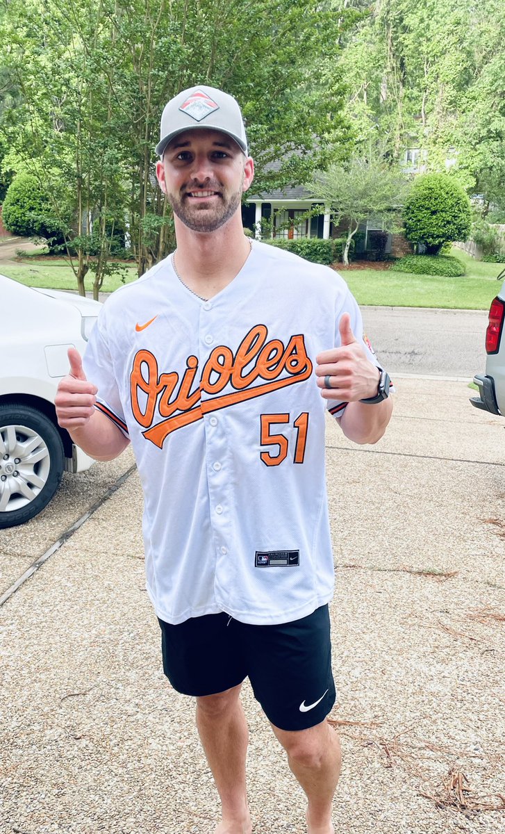 harrell_blake's tweet photo. When your college teammate makes it to the MLB, you get their jersey. It’s just what you do! Love watching you play for all of us @_fryguy09  keep up the great work. https://t.co/8rRd3ZHcpb