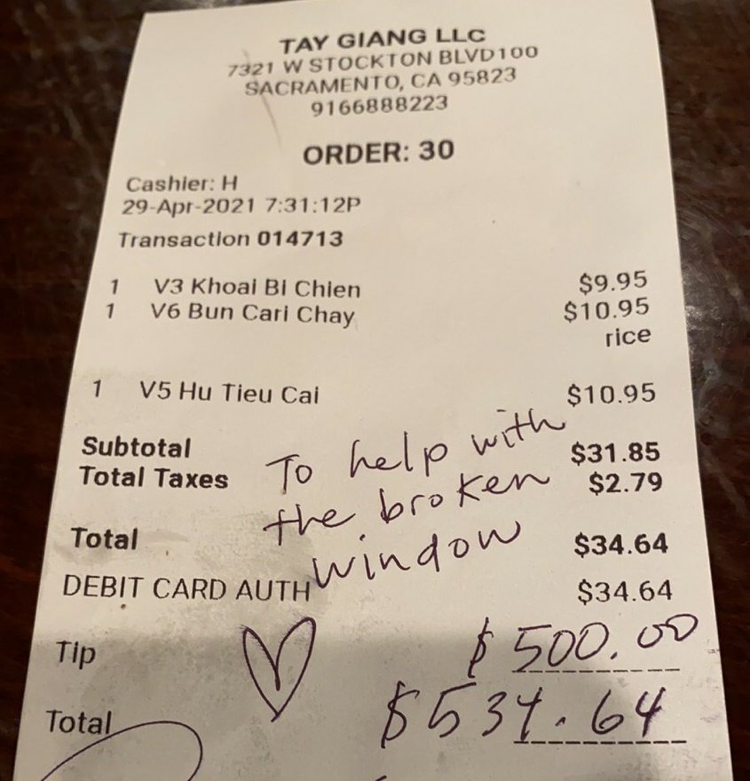 Customer leaves $500 tip to repair vandalized Vietnamese restaurant E0UetbCVkAUOnwR?format=jpg&name=900x900