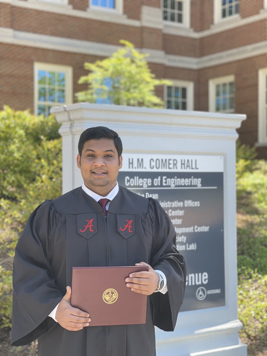 ﴿ لَئِن شَكَرْتُمْ لَأَزِيدَنَّكُمْ ۖ﴾

الحمدلله حمداً يليقُ بجلالتك وعظمتك
وجبروتك وكرمك وعظيم سلطانك
تم بحمدالله تخرجي من جامعة:
 University of Alabama
وحصولي على درجة البكالوريوس
 تخصص الهندسة المدنية
سائلاً المولى التوفيق لي ولكم🎓

اخوكم : م.فيصل حمود العنزي