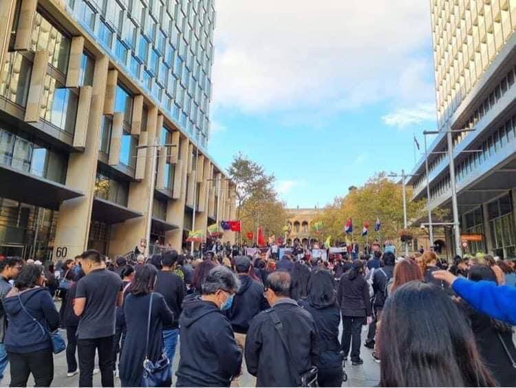 JanetSuu's tweet photo. Myanmar nationalities in Sydney, Australia begin 
GLOBAL SPRING REVOLUTION
on the evening of May 1, Myanmar Standard Time.
#MilkTeaAlliance 
#May2Coup
#WhatsHappeningInMyanmar
#SpringRevolution https://t.co/PUdk2PUntL