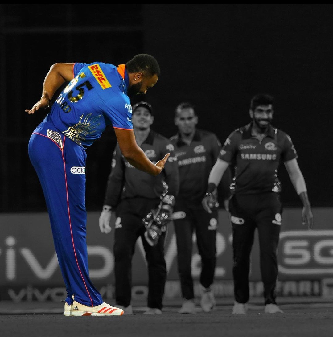 Rajj_jadav_'s tweet photo. Kya ambani bhau aap bhi
Aaj to @windiescricket ke captain ko bhi kharid liya??? 😂
#pollard
#MumbaiIndians
#MumbaiVsChennai
#IPL2021
#ambanipower
@KieronPollard55 https://t.co/07gY2RsytR