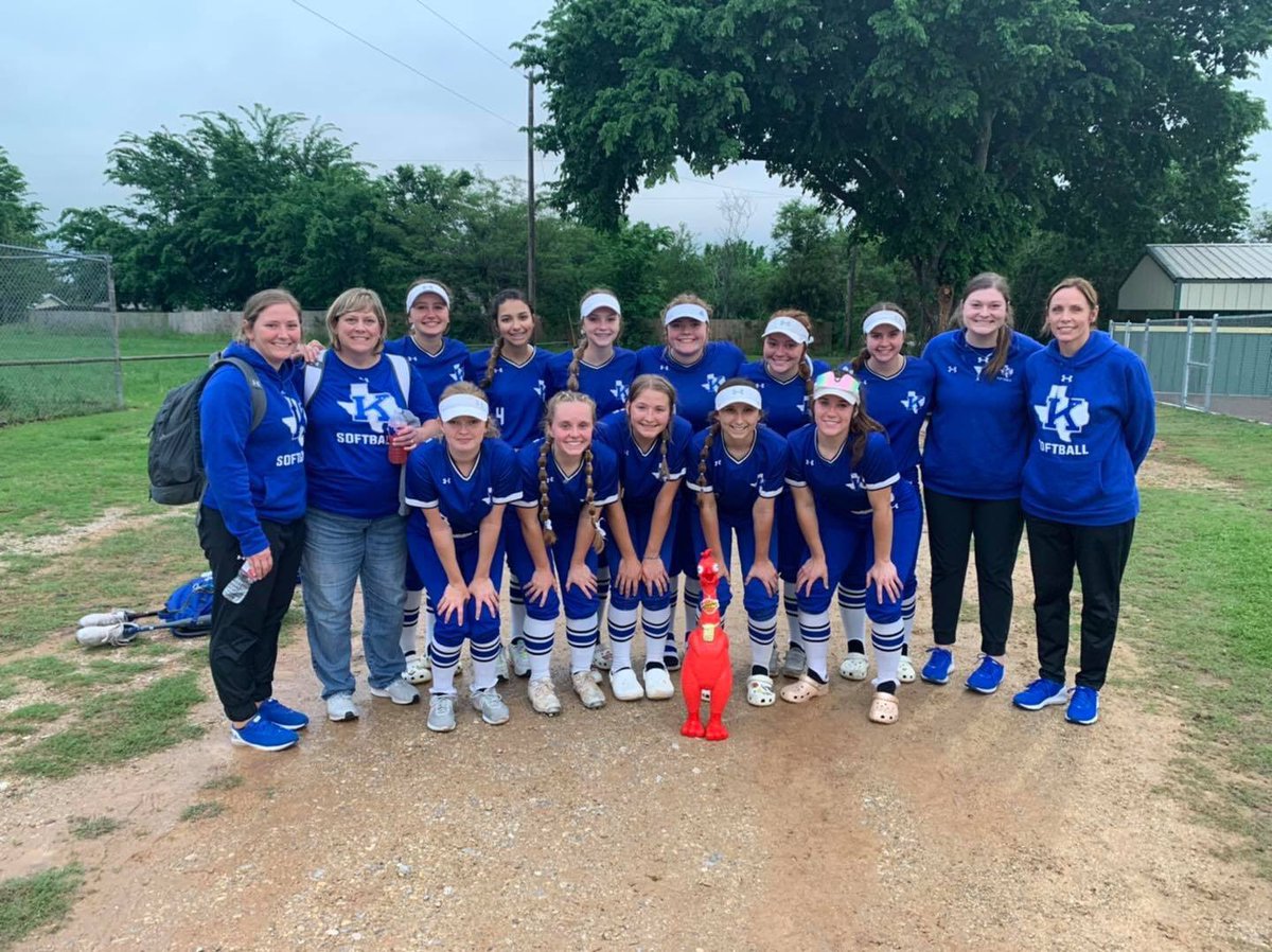 Krum Lady Cat Softball tweet media