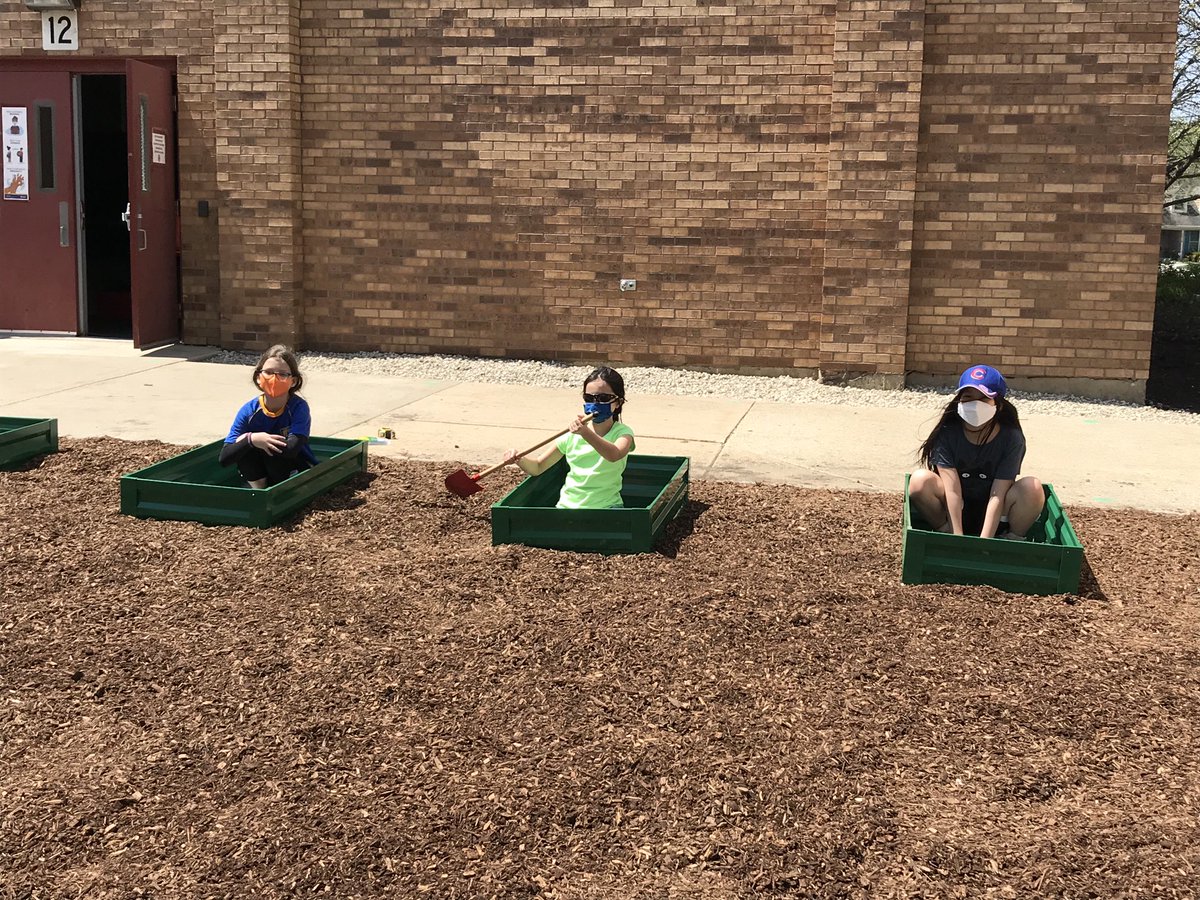 RWpride's tweet image. Growing the RW Garden thank you to NEF, Mrs. &amp;amp; Mr. Siambekos, &amp;amp; the RW Garden Club!