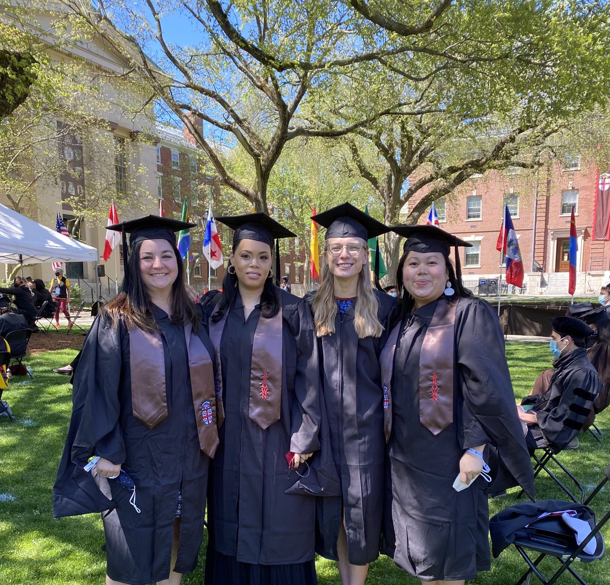 LauroCarl's tweet photo. Lauro grads at Brown!
So proud of Lauro Ts @Grade5CGLESCourtney Gomez, Yaritza Torres, @Alice_Rockswold & Pang Xiong for graduating with Masters in ESL & Cross Cultural Studies from Brown!@pvdschools @suzmadden @ElementaryPvd https://t.co/xGcOij8ypj