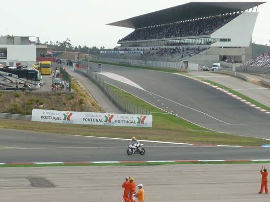 F3BritishVerse's tweet photo. RACE DAY! 🇵🇹🏁

Chegamos à Portugal, mais precisamente no Algarve, para mais duas corridas pelo campeonato!

A pista será a penúltima dessa temporada, e, na corrida sprint, já poderemos ter o campeão!

#BritishF3 | #F1V https://t.co/e7T6L6I46O