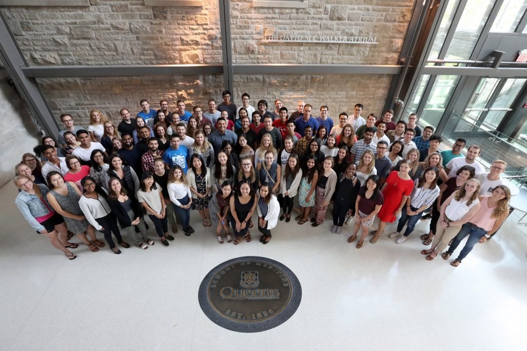 On #NationalPhysiciansDay a shout-out to the #QMed2021 grad class (pic when they started med school 4 yrs ago). Proud to be part of an amazing profession, dedicated to compassionate care. The last 18 mo have been hard on everyone. Canada's MDs &amp; health teams have worked non-stop.