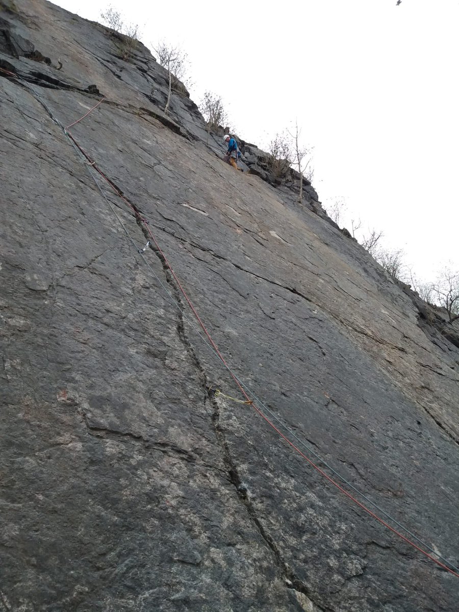 First pitch done on Halfway to Kansas at a pleasantly sunny Fairy Cave Quarry #tradisrad #climbingismypassion