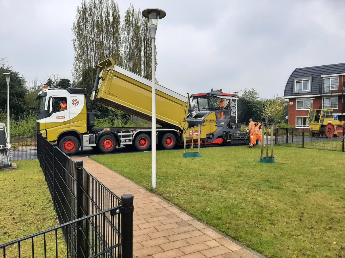 #eugeria #verpleeghuis in Almelo #terreinverharding #sma het is er weer glad en strak achter gelaten #specialistenindeinfra <a href="/Roelofsgroep/">Roelofs</a>