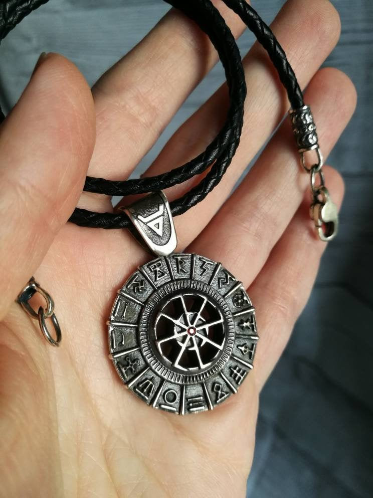 Really love this, from the Etsy shop CaymanLeather. etsy.me/3tguDDa #etsy #compasspendant #runiccompass #odinpendant #protectionamulet #elderfutharkrunes #helmofawe #heathensymbols #travellingnecklace #travelprotection