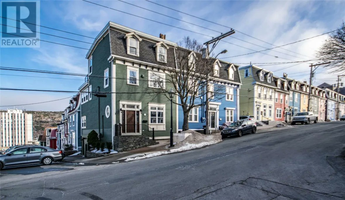CBCNL's tweet image. You can buy this St. John's home for $700K. Find out what the same money gets you across Canada

cbc.ca/1.6007804