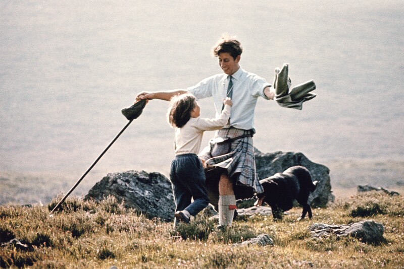 This is one of my all-time favourites of Lady Sarah and the Prince of Wales at Balmoral in the late 1960s!Learn more:  https://royalwatcherblog.com/2017/05/01/the-lady-sarah-chatto/
