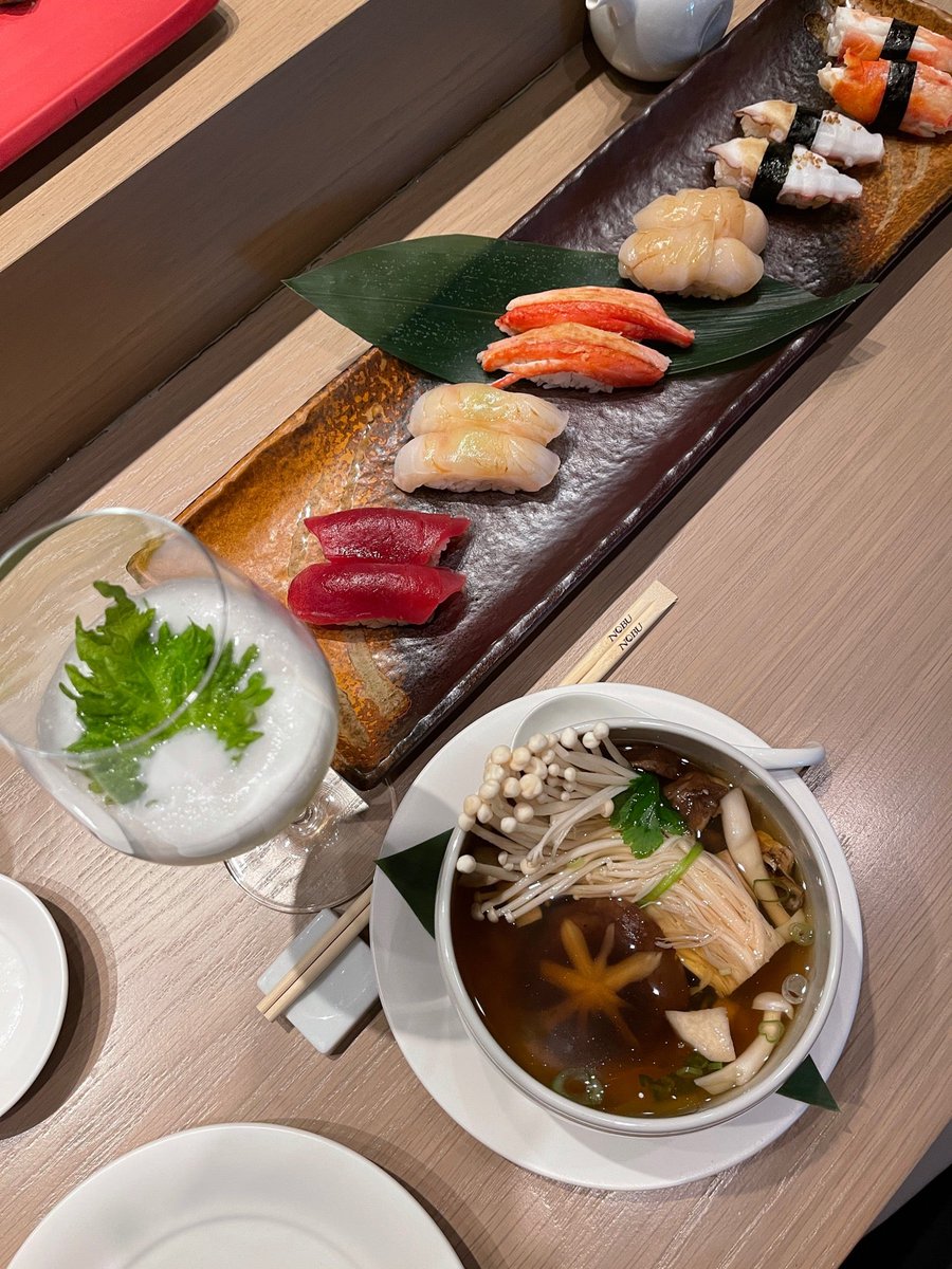 I'm at Nobu Restaurant in Chicago, IL swarmapp.com/c/cCvdePguc1v