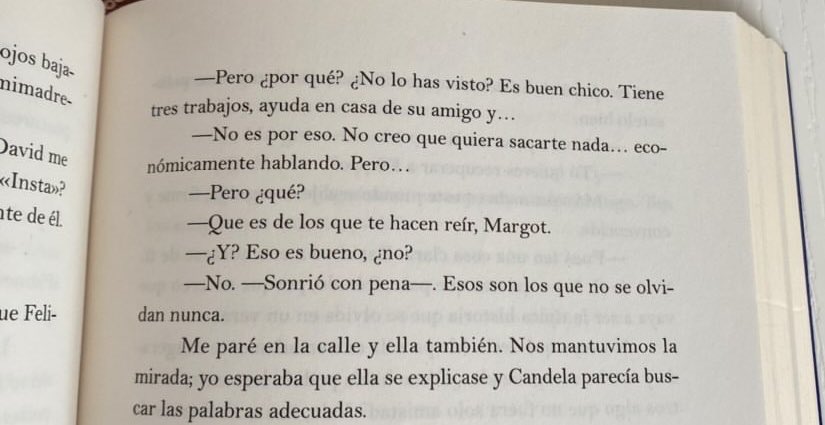 Cementerio De Libros on X: “— Que es de los que te hacen reír, Margot. —  ¿Y? Eso es bueno. ¿No? — No. — Sonrió con pena. — Esos son los que