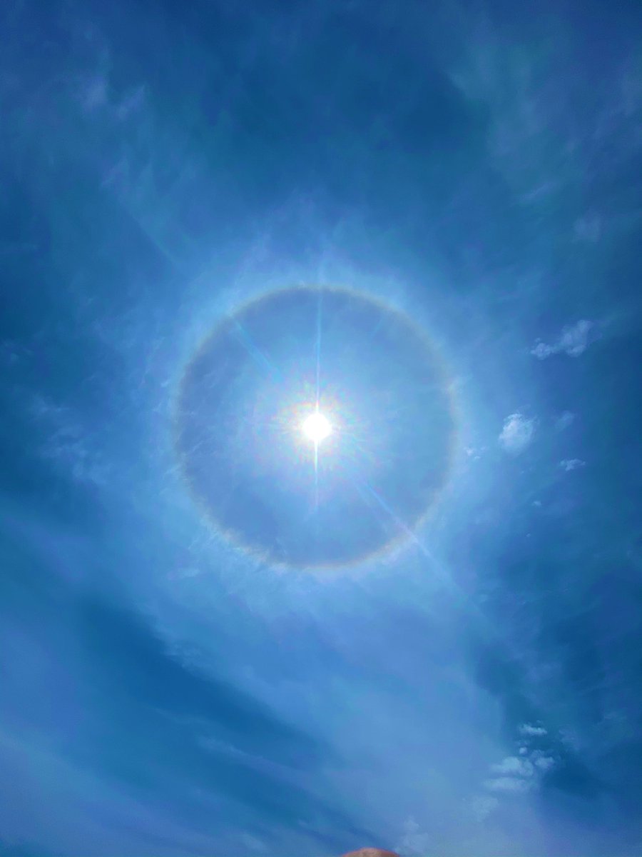 LegendaryEnergy's tweet photo. Saw a rainbow ring around the sun today. Pretty epic! https://t.co/8qOgVF2Csf