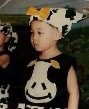 taegitulips's tweet photo. "taehyung nasceu nos últimos minutos de 1995 pra não deixar o jimin sozinho" https://t.co/u06NivPIY0