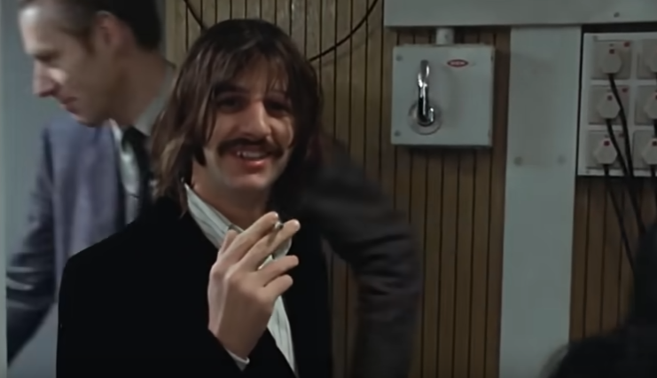 TheBeatlesGet's tweet photo. Over 55 hours of footage and 140 hours of audio stemming from the original project were made available to Jackson's team, and it will include the full 42-minute rooftop concert. #TheBeatlesGetBack #TheBeatlesGetBackMovie https://t.co/5yyNPddYSj