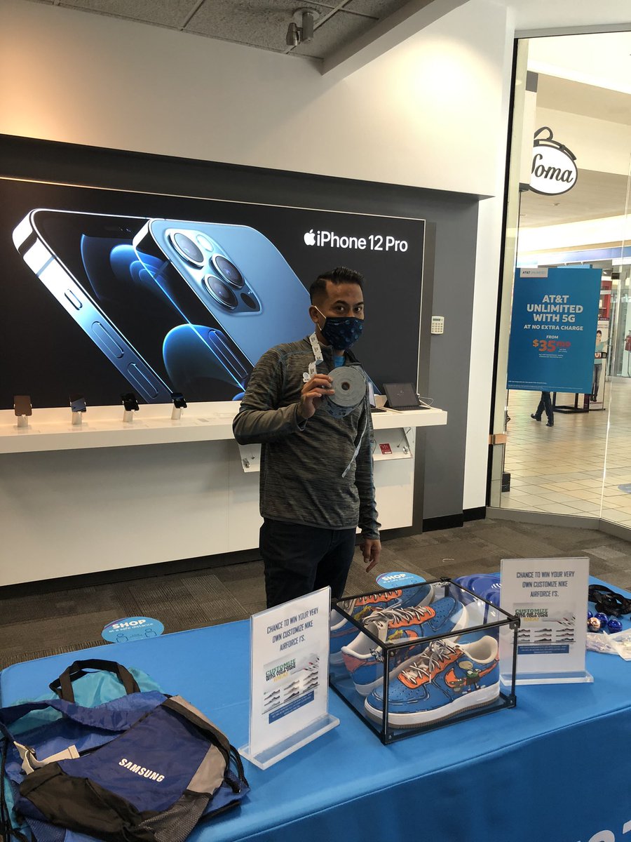 Multiple ports so far thanks to our shoe artist <a href="/dara_kheang/">Dara Kheang</a>. Weekend two of the shoe contest going strong! Come join AT&amp;T or add to your account and be entered to win some customs!  #SwitchOverSaturday #PleasePutUsOnTheFridayCall :)
<a href="/JessRacine8/">Jess Conforto</a> <a href="/CarolWalsh01/">Carol Walsh</a> <a href="/keroninc/">Keron Incarnato</a>