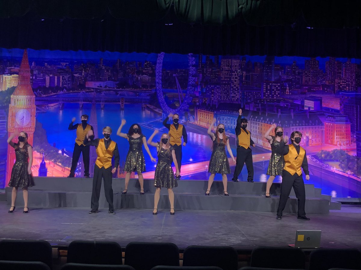 singinghawks's tweet photo. Are you ready....for the British Invasion? 🎙🎶🇬🇧
•
•
See you all tomorrow at 3:00 PM in the BHS auditorium! Tickets will be sold at the door. You don’t want to miss this awesome show! https://t.co/vGi82htxP4
