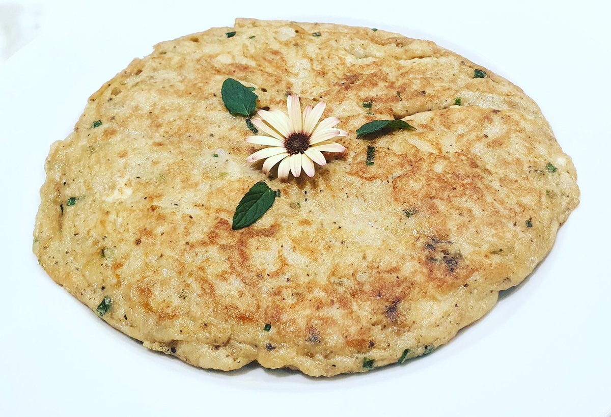 luisemiliofdez's tweet photo. Tortilla melosa de boletus en #lacocinadeluisemilio👨‍🍳🥚🥔🍄

#tortilla #tortilladepatatas #boletus
#comparteelsecreto 
@innoflowerspain

#placerenboca #explosiondesabor
#cocinacasera #yummy #cheftwitteando #foodie #foodporn 
 
#laboratoriogastronomico 
#lesesperoconganasdecomer https://t.co/RojXefgzsk