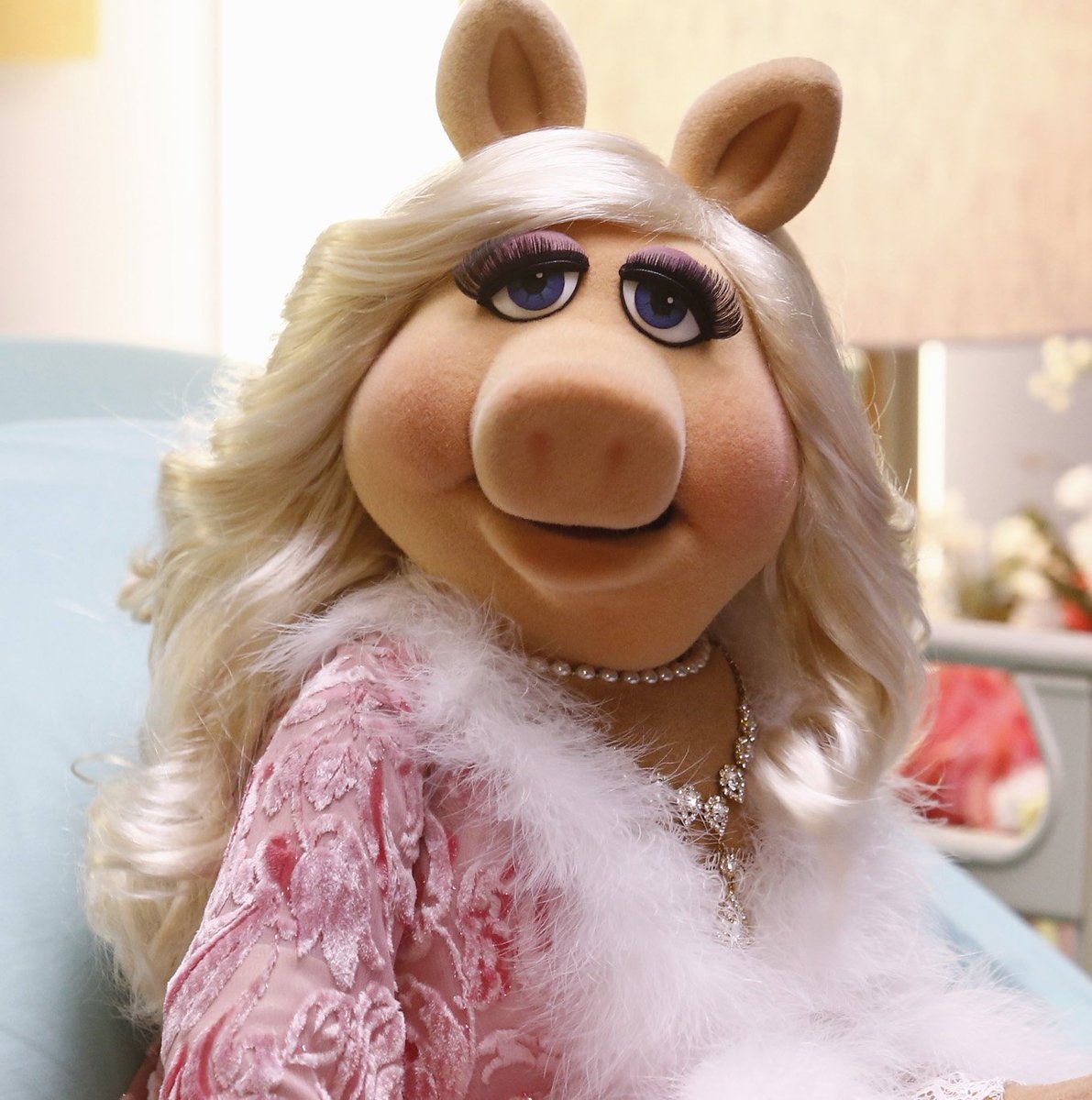 tia as miss piggy 