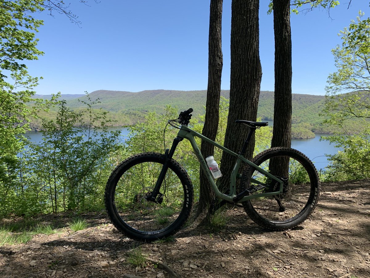 rideurbike's tweet photo. THis is why I ride! #womensMTBDay https://t.co/l4R7JNEgPE
