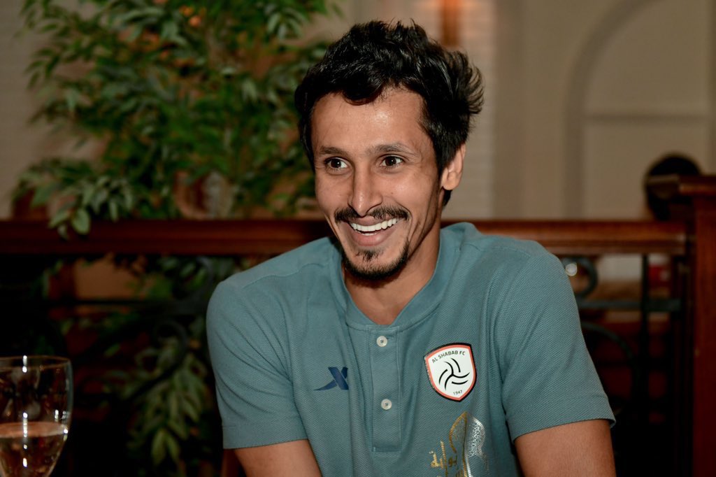 🎙| خالد الغامدي : 

انتقلت لنادي #النصر بطريقة غير قانونية ، و #الهلال هو الزعيم العالمي.