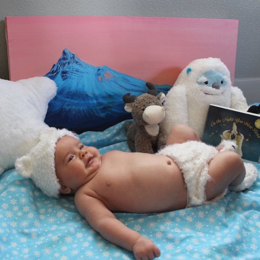 SnowflakeForest's tweet photo. These aren’t some of my best photos, they are some of my firsts and where SnowflakeForest began. 
What a journey it has been. Babies sure grow fast. 
Slow down, love them, hug them, they are our future! And don’t forget to Read to them.
#createareader https://t.co/P5oeDivH4M