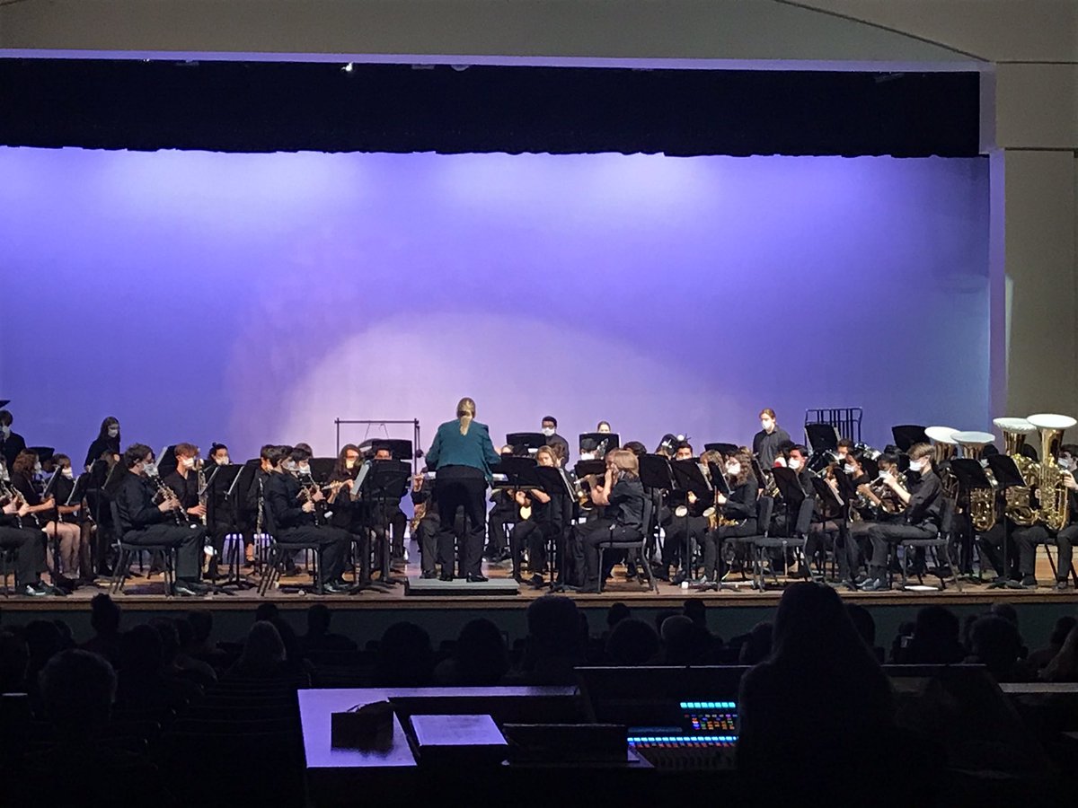 RossoClrosso's tweet photo. Awesome band concert put on by DeLand High!  #DeLandHigh https://t.co/qjdcAVzrve