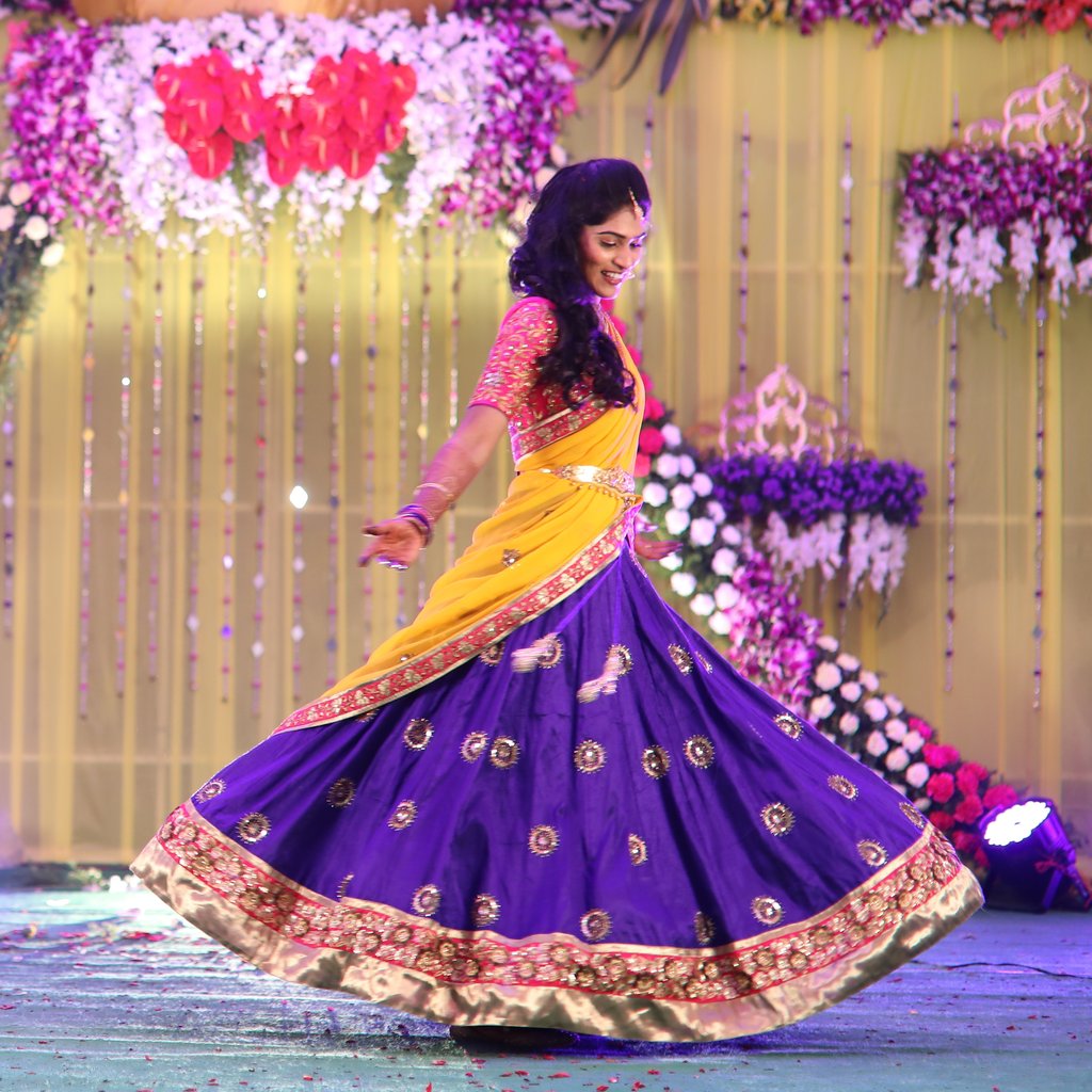 VarunaJithesh's tweet image. Pink Violet Yellow Lehenga by Varuna Jithesh 
#varunajithesh #weddinglehenga #lehenga #hyderabadlehenga #hyderabadwedding