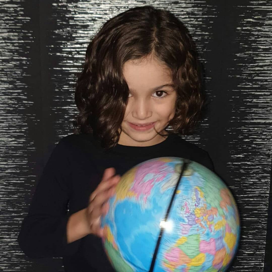 CorvusUChicago's tweet photo. ¿Cual es el plan para hoy, Cerebro? #ChildrenCorvus #CorvusDay #RT https://t.co/qDspliA2nb https://t.co/rYmBOdWvBd