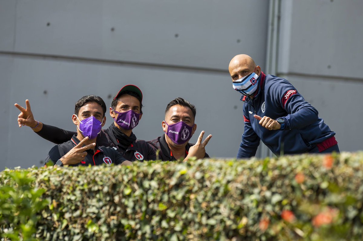 Cuanta historia en una sola imagen 💪

<a href="/fernandoarce5/">fernando arce ruiz</a> <a href="/luisemichel/">Luis Michel</a> <a href="/Oscar_Conejo21/">Oscar 🐇 Pérez</a>