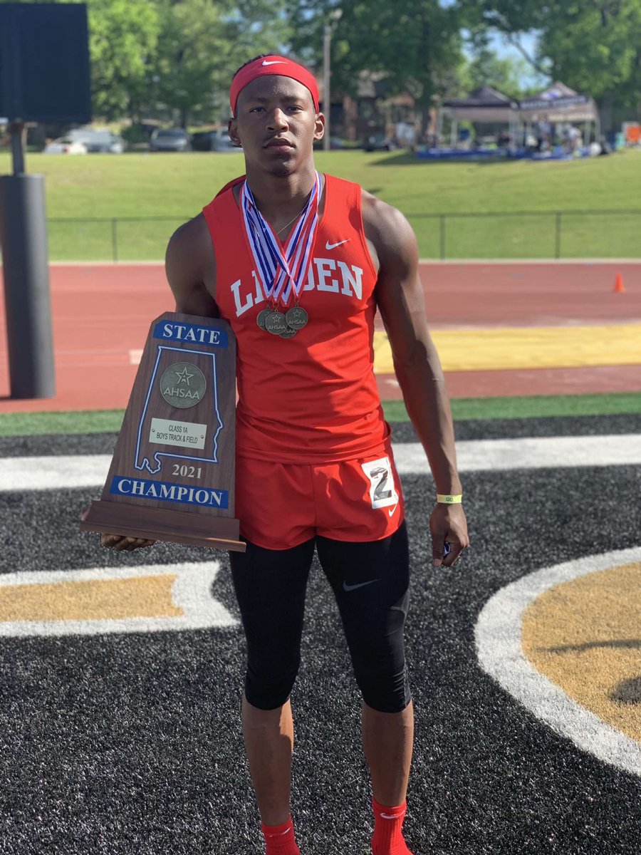 State Champion 🚨:
400 M 🥇
Triple Jump 🥇
4x100 M 🥇
4x400 M 🥇
Team Overall 🏆
Ending My High School Sports Career a 6x State Champ 🙏🏾