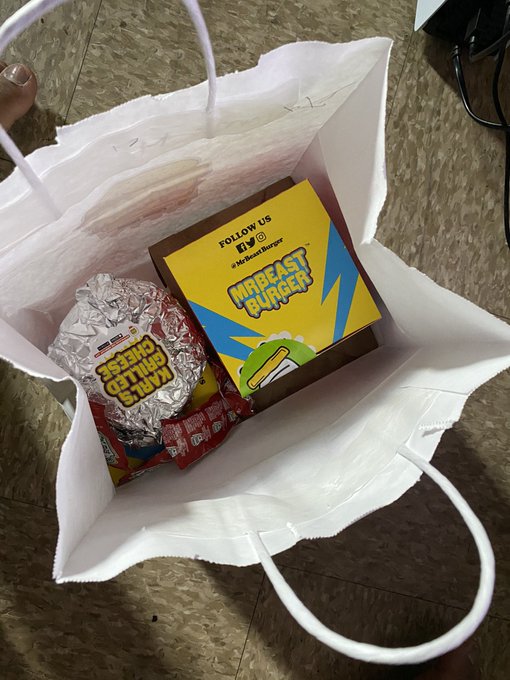 My favorite part of the day watch @MrBeast and eating @MrBeastBurger #mrbeastburger #DreamBurger #mrbeast<a class="tags" target="_blank" title="On Twitter" href="/?out=eyJ0eXAiOiJKV1QiLCJhbGciOiJIUzUxMiJ9.eyJpYXQiOjE3MjYyODQzODgsImlzcyI6InR3cG9ybnN0YXJzLmNvbSIsIm5iZiI6MTcyNjI4NDM4OCwiZXhwIjoxNzU3ODIwMzg4LCJyZWRpcmVjdF91cmwiOiJodHRwczovL3R3aXR0ZXIuY29tL01yQmVhc3QifQ.k7ZItQxFgBDRLYX46BXQon7RLrJxQZ2Z5n7Y8ltUqWS1-JCyIgdQHdWezBZW9t6rjergZ8du4eAGe3BDelYQ1A">@MrBeast</a><a href="/tag/mrbeast"class="tags"><span>#mrbeast</span></a><a href="/tag/mrbeastburger"class="tags"><span>#mrbeastburger</span></a><a href="/tag/dreamburger"class="tags"><span>#dreamburger</span></a>