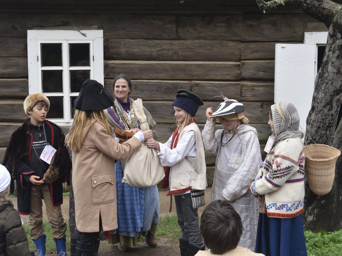 Fort Ross’ Environmental Living Program enrollment is open!!
Visit our website to book a program: programs.fortross.org/elp/apply/ 
We look forward to welcoming you back in time! #fortross #environmentallivingprogram #fortrossstatehistoricpark #outdooradventures #outdooreducation