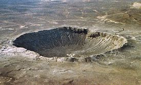 ValeArvejita's tweet photo. Hace aproximadamente 50 mil años, un asteroide impactó en la Tierra, dejó un cráter en Arizona y se fragmentó en multitud de pedazos. 
Esos meteoritos metálicos que quedaron desperdigados se conocen como Cañón del Diablo e iban a ser los que revelaran el secreto mejor guardado. https://t.co/C8Q3UtMQQ0