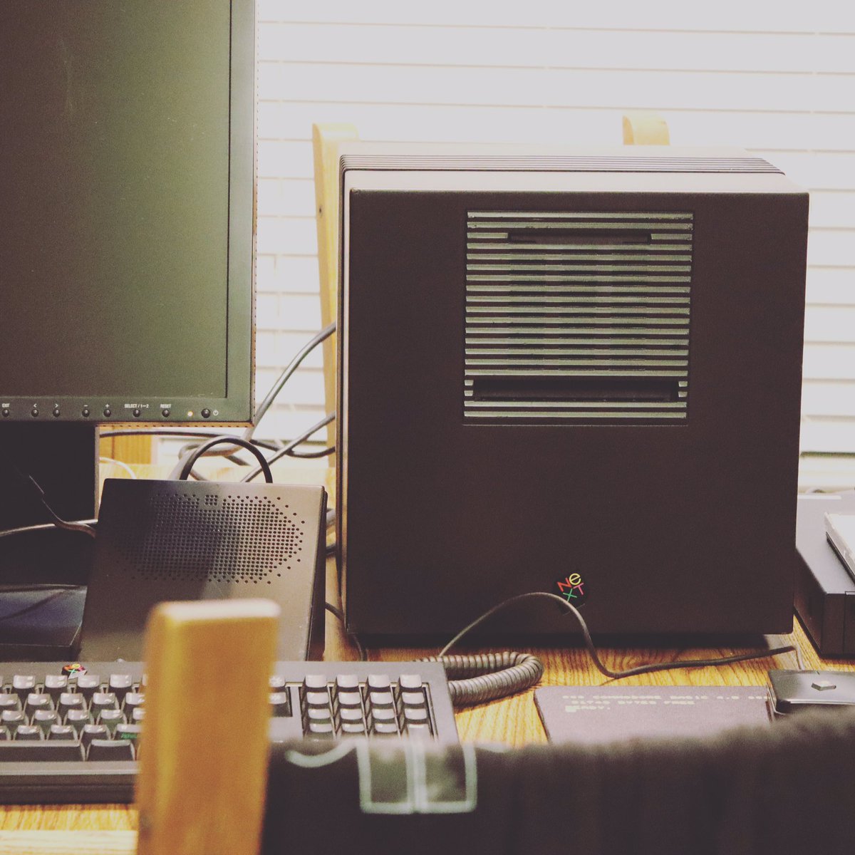iconicbits's tweet image. NeXTcube on a weekend. #nextcube #vintagecomputer #retrocomputing